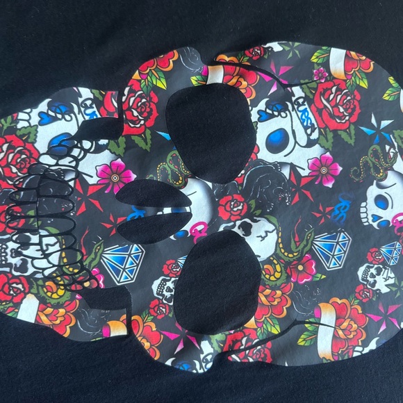 Guess Black T-Shirt with Colorful Skull Design - Picture 2 of 5